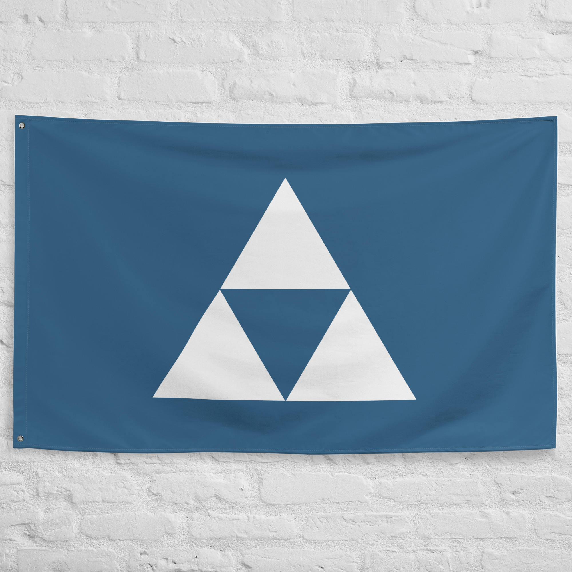 hojo-clan-crest-flag.jpg Hojo Clan Crest Flag featuring the historic Hojo family mon in white on a blue background representing one of the most powerful samurai clans of feudal Japan.